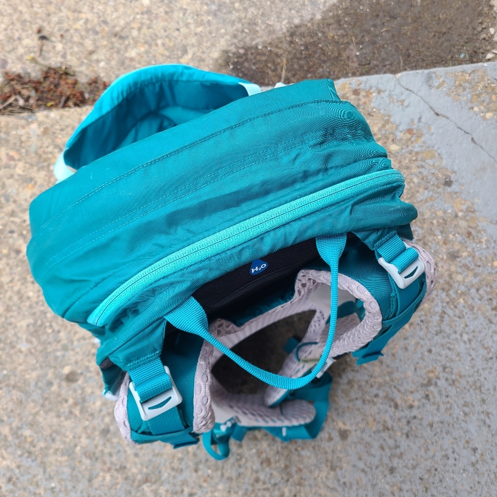 OSPREY Mira AG 34 Backpack XS/S with rain cover - Picture 6 of 12